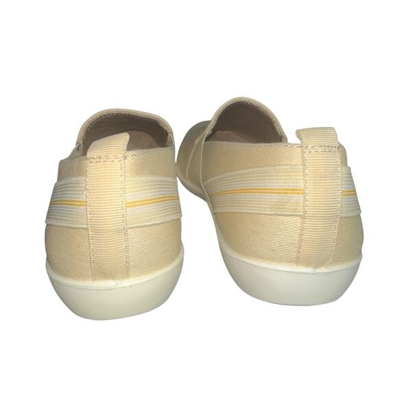 LifeStride Namaste Beige Slip-On Canvas Comfort Flats Size 7.5M - Picture 4 of 10